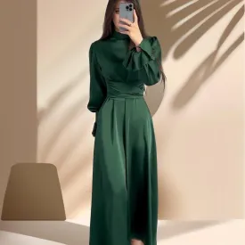Emerald Embrace: Puff sleeves evening dress