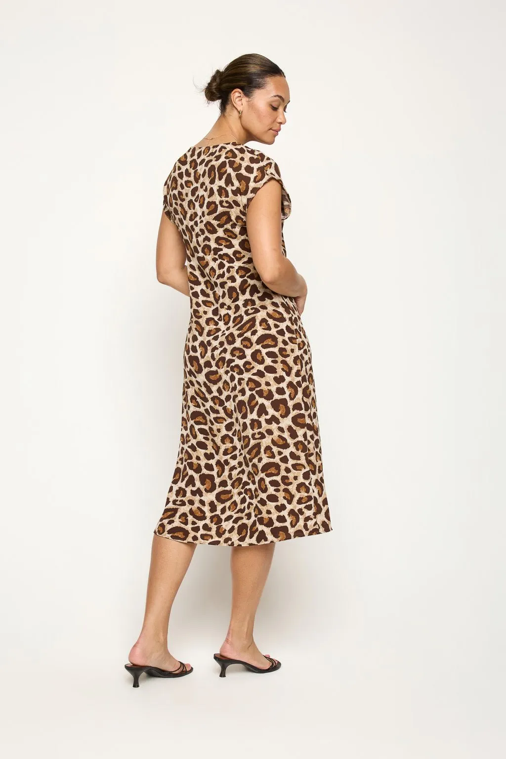 Giselle Sleeveless Dolman V-neck Midi Dress