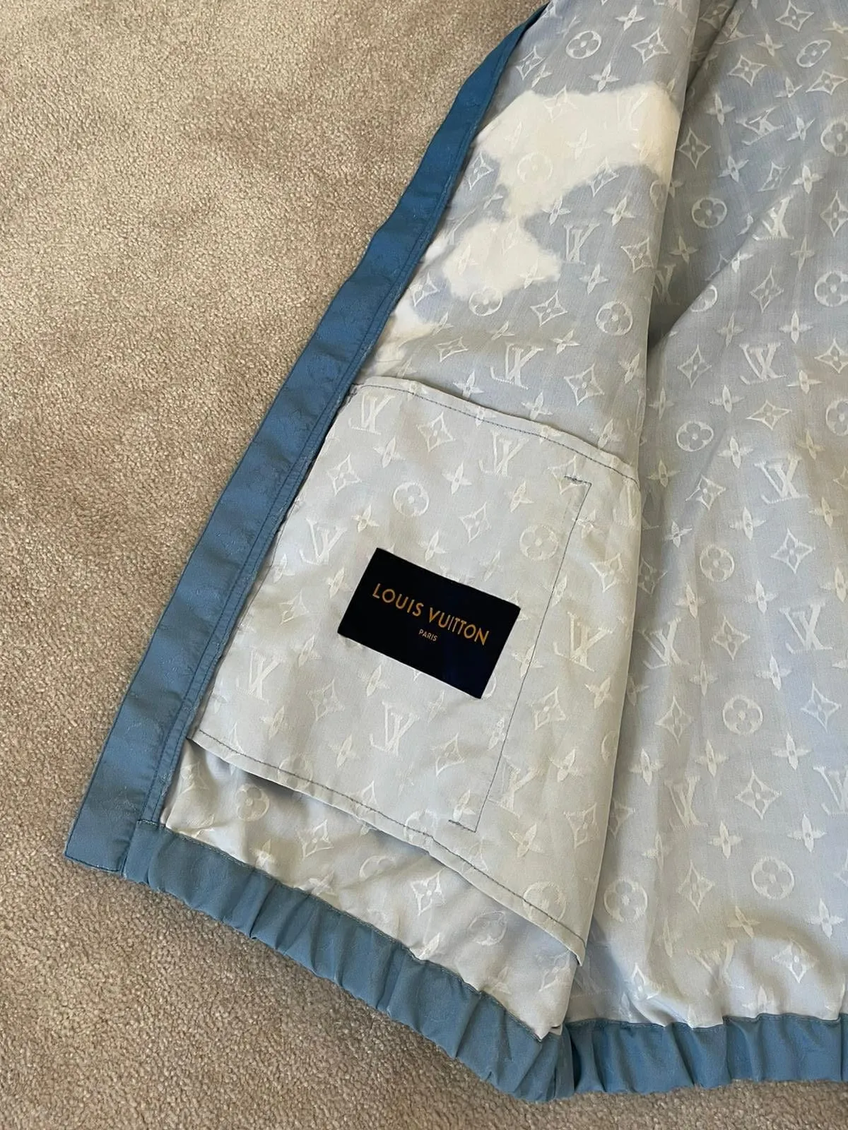 LOUIS VUITTON FALL/WINTER 2020 RUNWAY CLOUD JACKET 60050 Monogram
