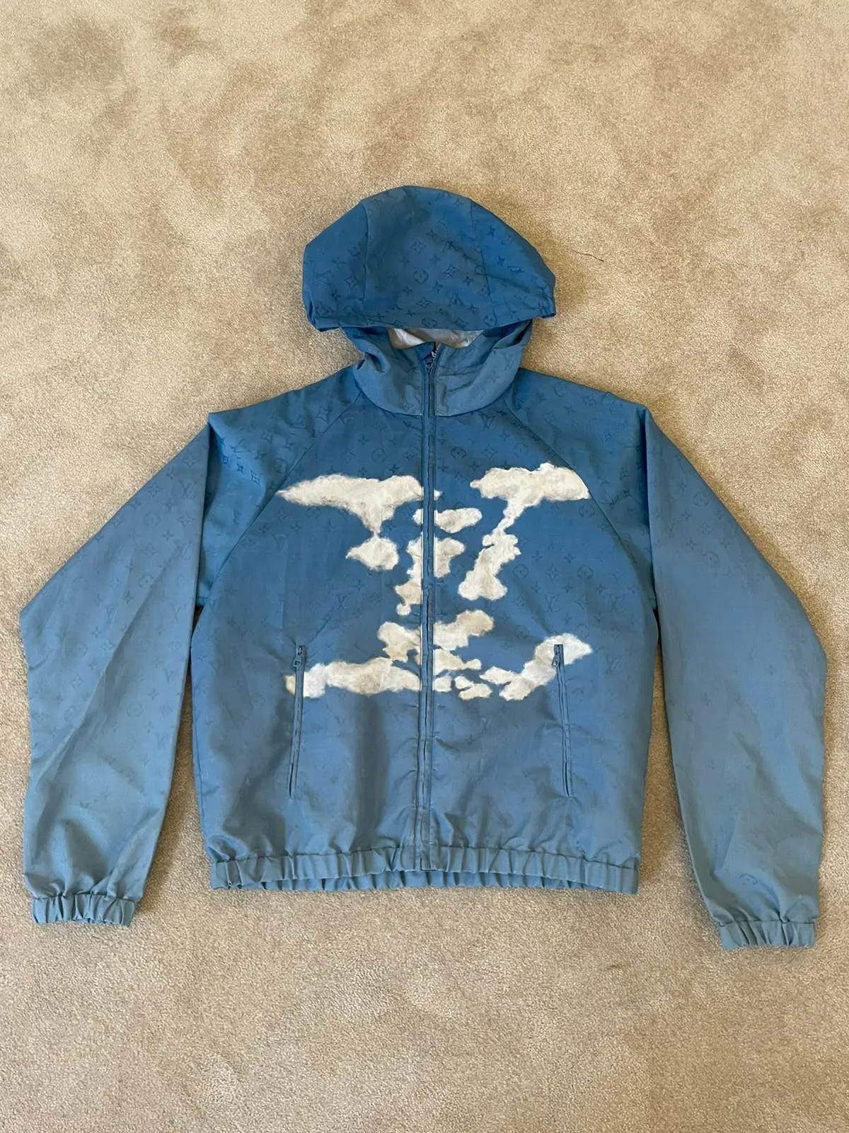 LOUIS VUITTON FALL/WINTER 2020 RUNWAY CLOUD JACKET 60050 Monogram