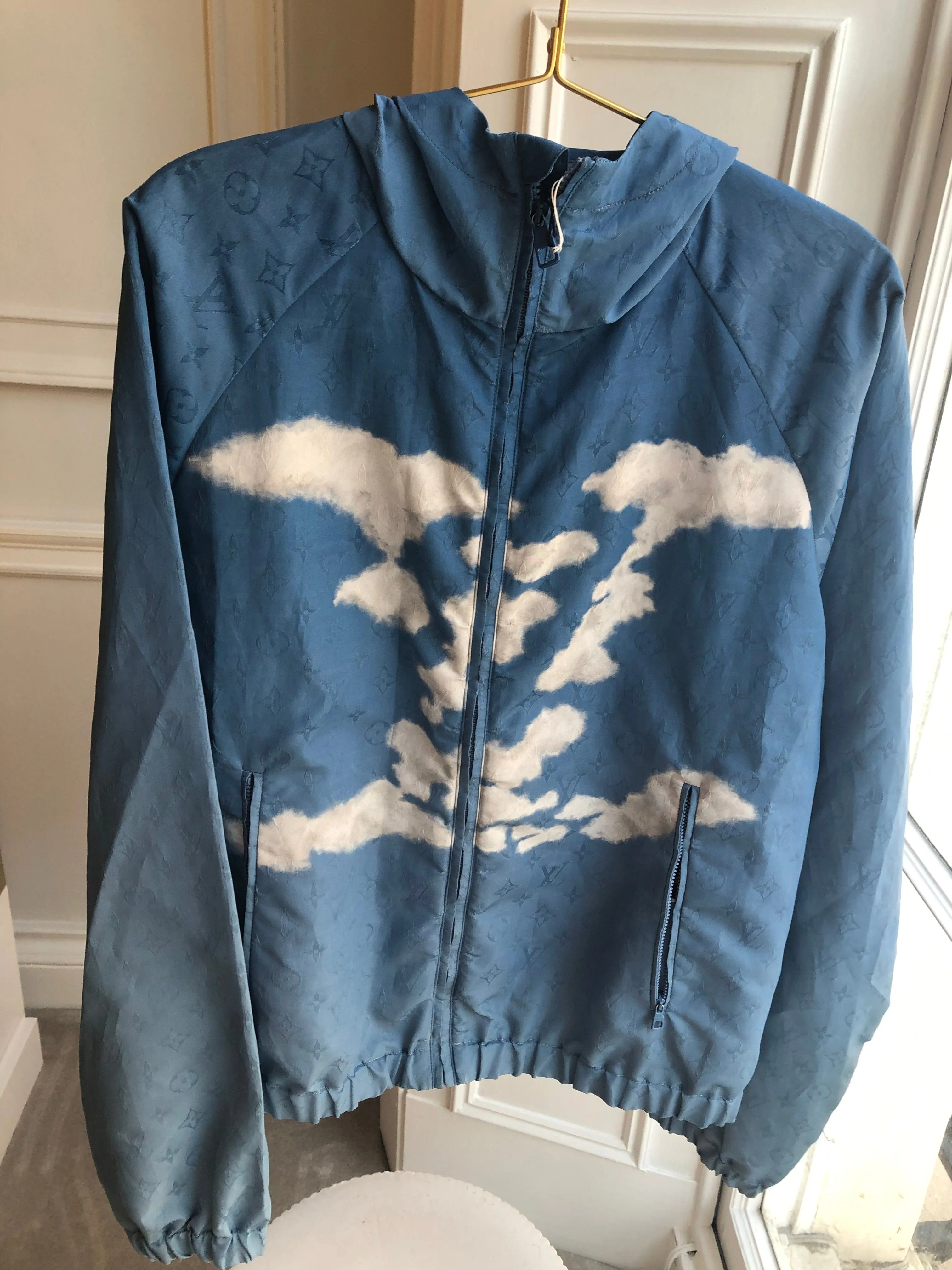 LOUIS VUITTON FALL/WINTER 2020 RUNWAY CLOUD JACKET 60050 Monogram