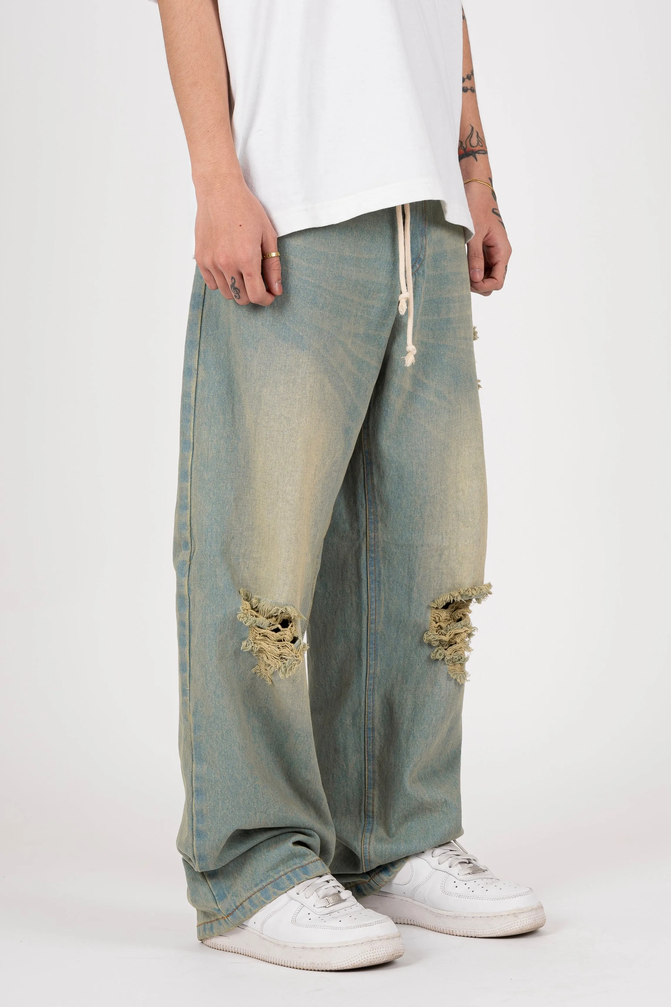 RIPPED BAGGY JEANS IN LIGHT