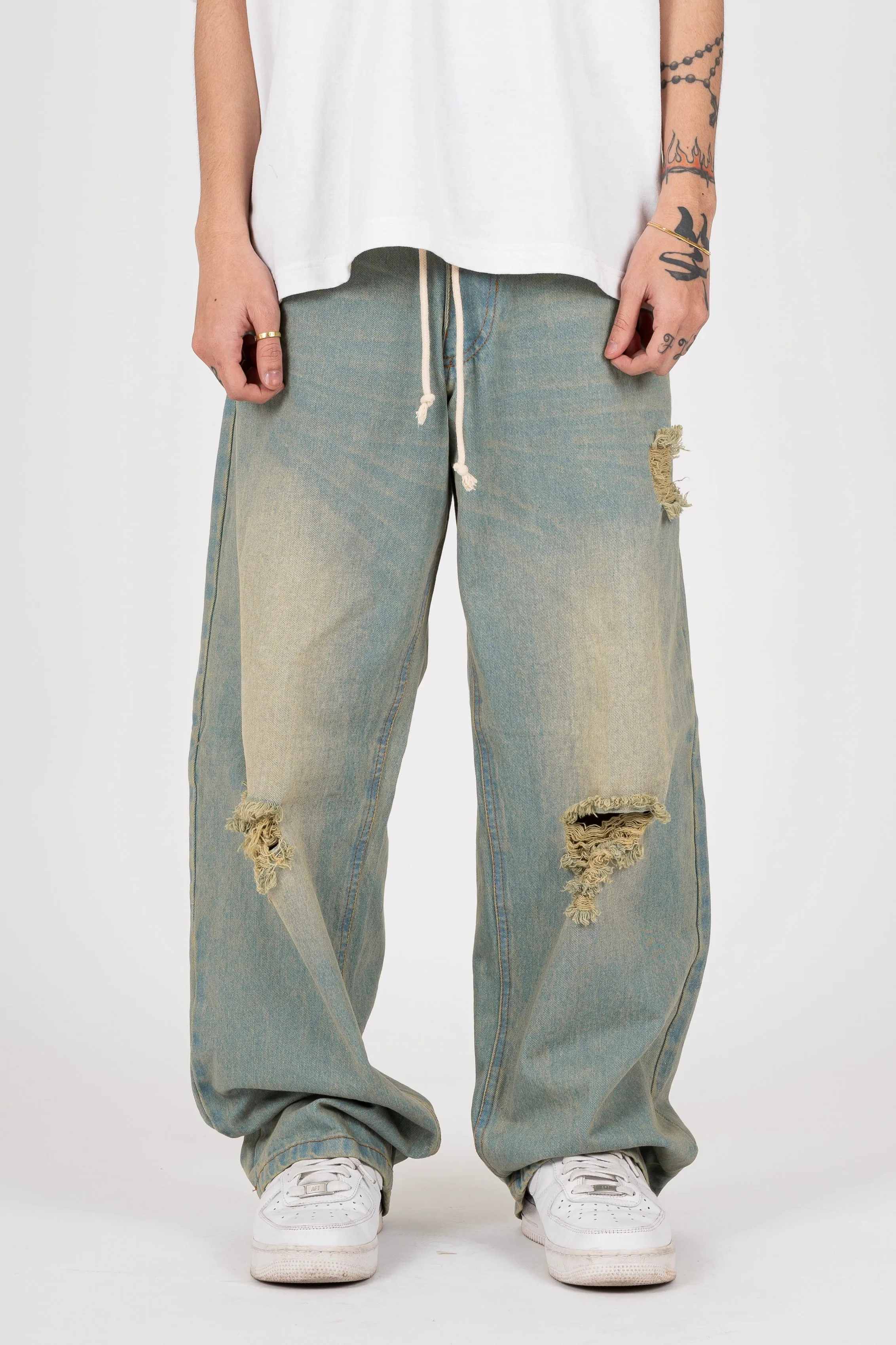 RIPPED BAGGY JEANS IN LIGHT