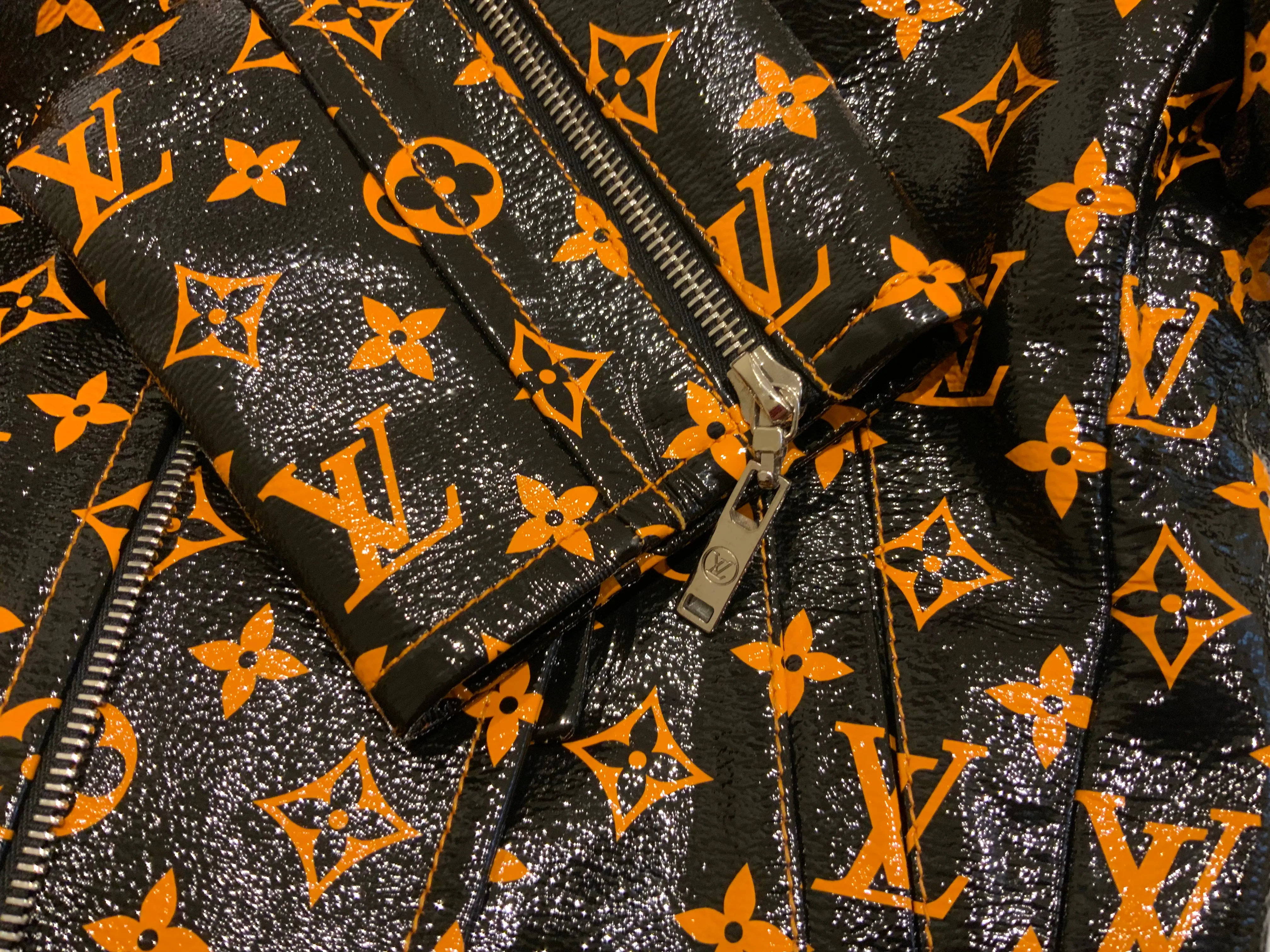 Runaway LOUIS VUITTON 2019 Patent Lamb Leather Biker Jacket Size 40 S small ladies